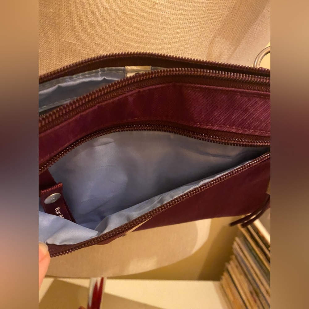 Baggalini plum adjustable Crossbody Bag organizer - Picture 5 of 9